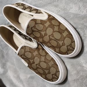 Like new coach shoes